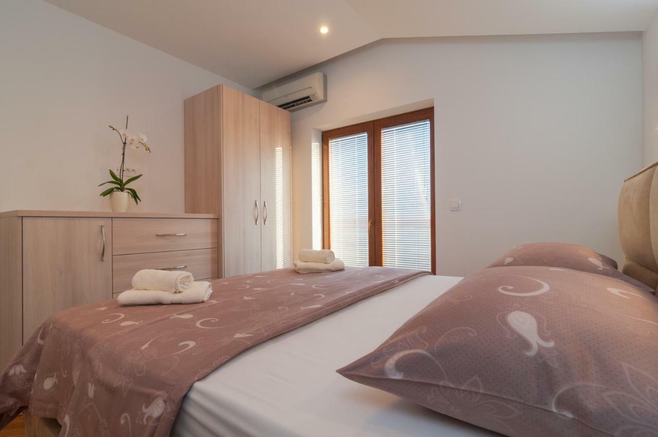 Beautiful Apartment With Private Pool Trogir Exterior photo